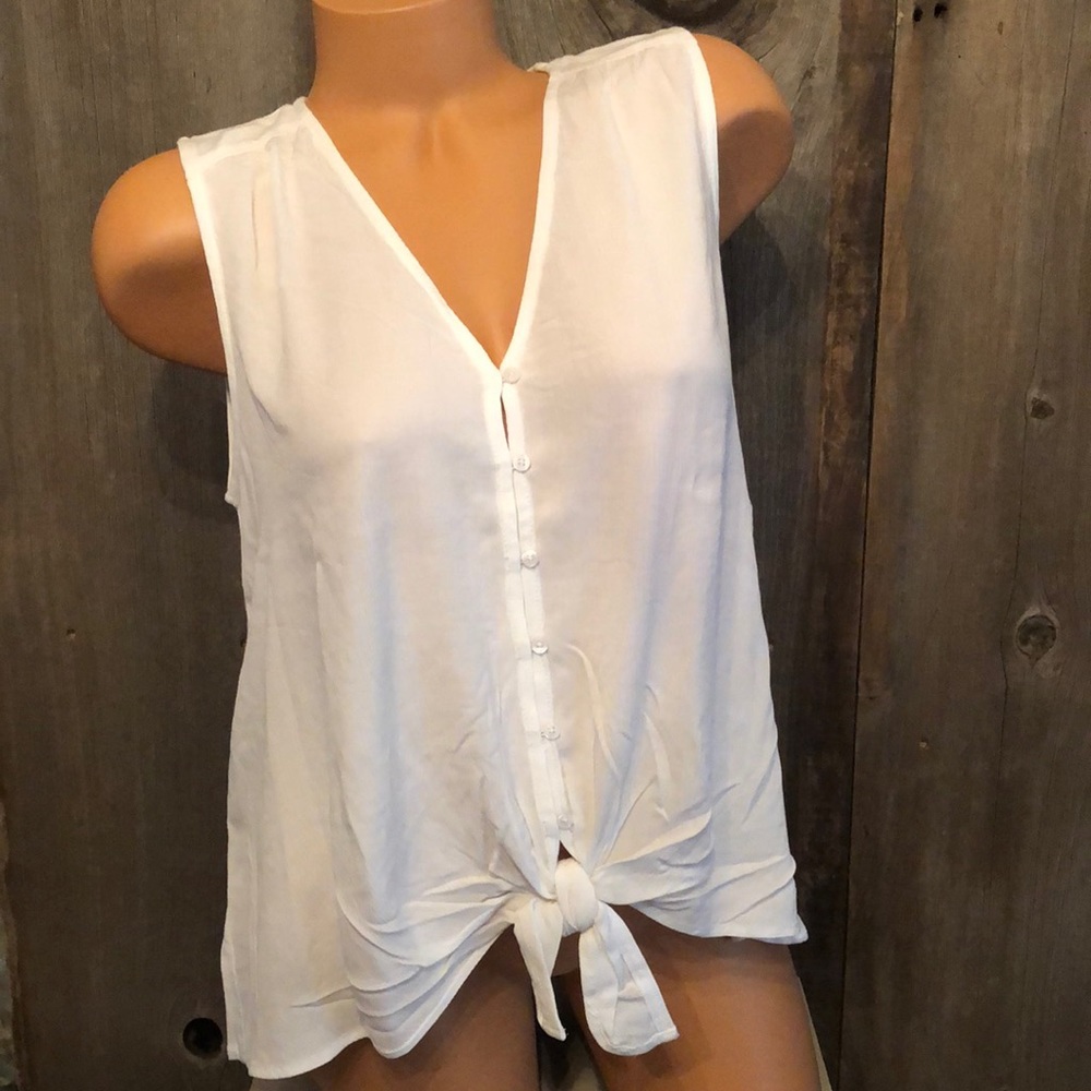 2018 NWOT Express Sleeveless Button Tie Front Deep V Tank Top Off White Small